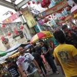 En plein marché de la contrefaçon à Chinatown, KL