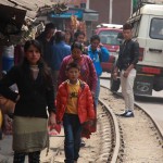 Le légendaire Toy Train, classé par l'Unesco, qui relie Darjeeling à la vallée. L'écart entre les rails est de 61 cm.