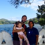 Avec notre amie Madu au bord du lac de Kandy