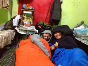 Prêts à dormir malgré le froid