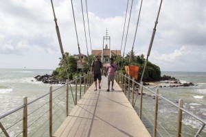 Matara et son temple "isolé"