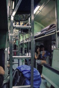 Le train-couchettes qui relie Bangkok en Thaïlande à Vientiane au Laos.